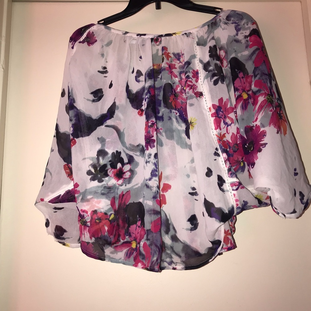 Top - Picture 2 of 2